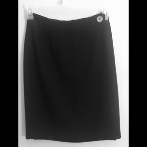 CASUAL CORNER , size 6 , black mini skirt